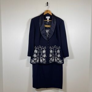Studio I Classic Navy Two-Piece Set With White Floral Embroidery